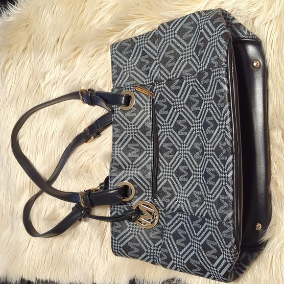 Milan "M" purse bag - Picture 2 of 6